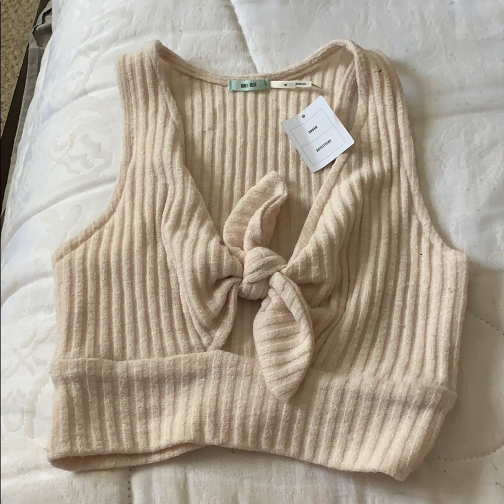 ❌❌ SOLD ❌❌ Urban Outfitters Tie Front Crop Top - Picture 3 of 4
